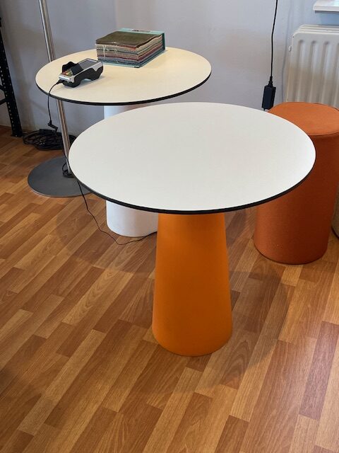 tafel Marcel Wanders kleur oranje/wit